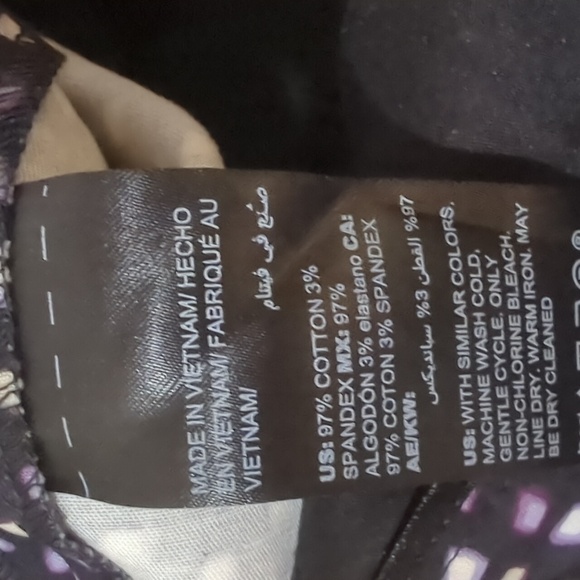 EUC WHITE HOUSE BLACK MARKET WOMEN'S THE 5" SHORT SZ 8 - Picture 6 of 7